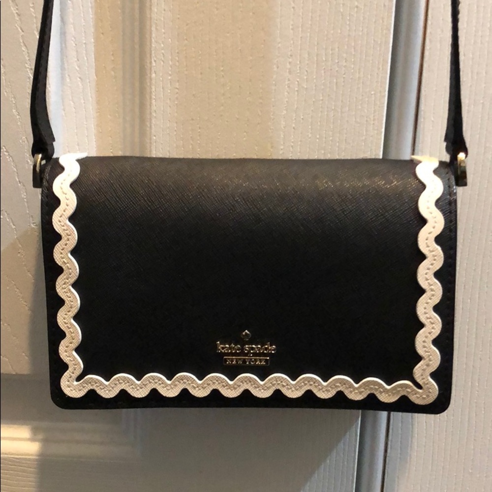 Small Kate Spade crossbody